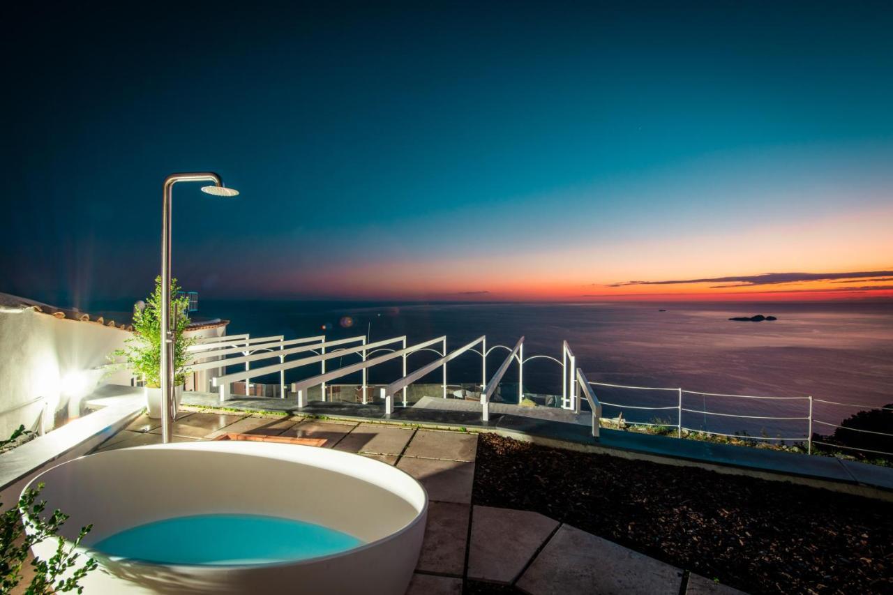 Villa La Tagliata Spectacular Jacuzzi Tub Amazing View And Private Parking Garage ポジターノ エクステリア 写真